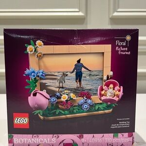 NIB Lego Botanicals Floral Picture Frame GWP
